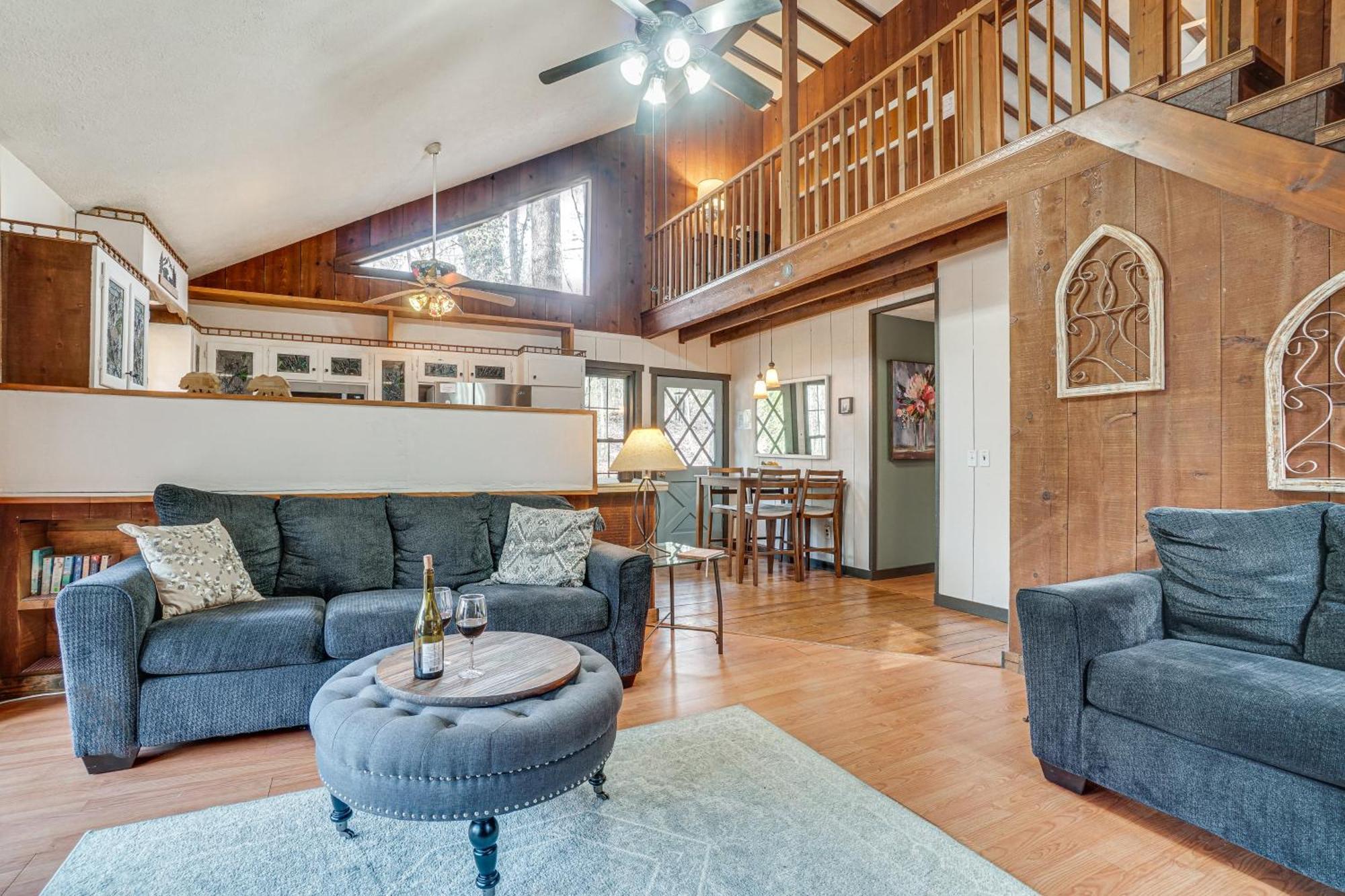 Charming Cabin With Fire Pit And Decks About 7 Mi To Helen Sautee Nacoochee Bagian luar foto