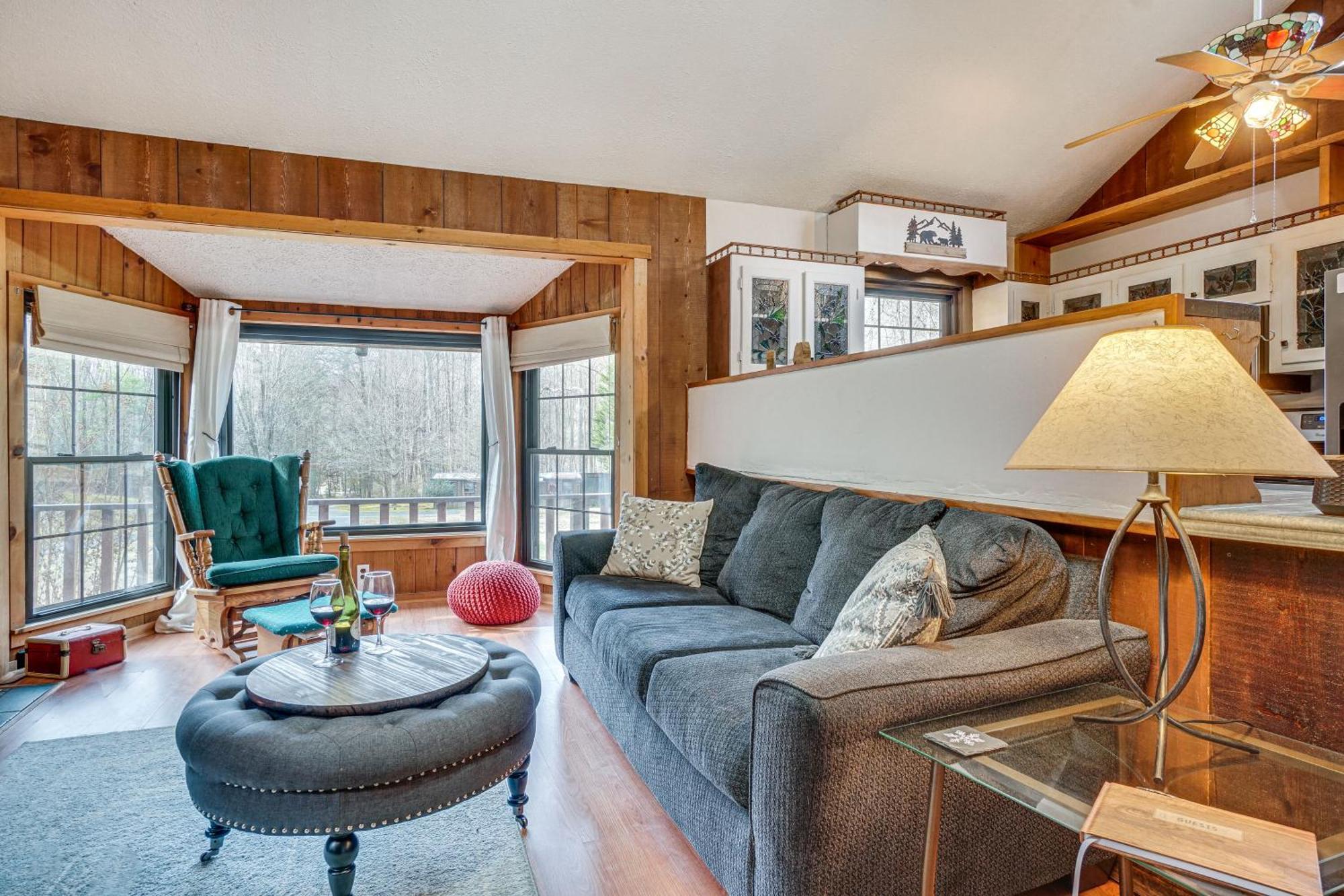 Charming Cabin With Fire Pit And Decks About 7 Mi To Helen Sautee Nacoochee Bagian luar foto