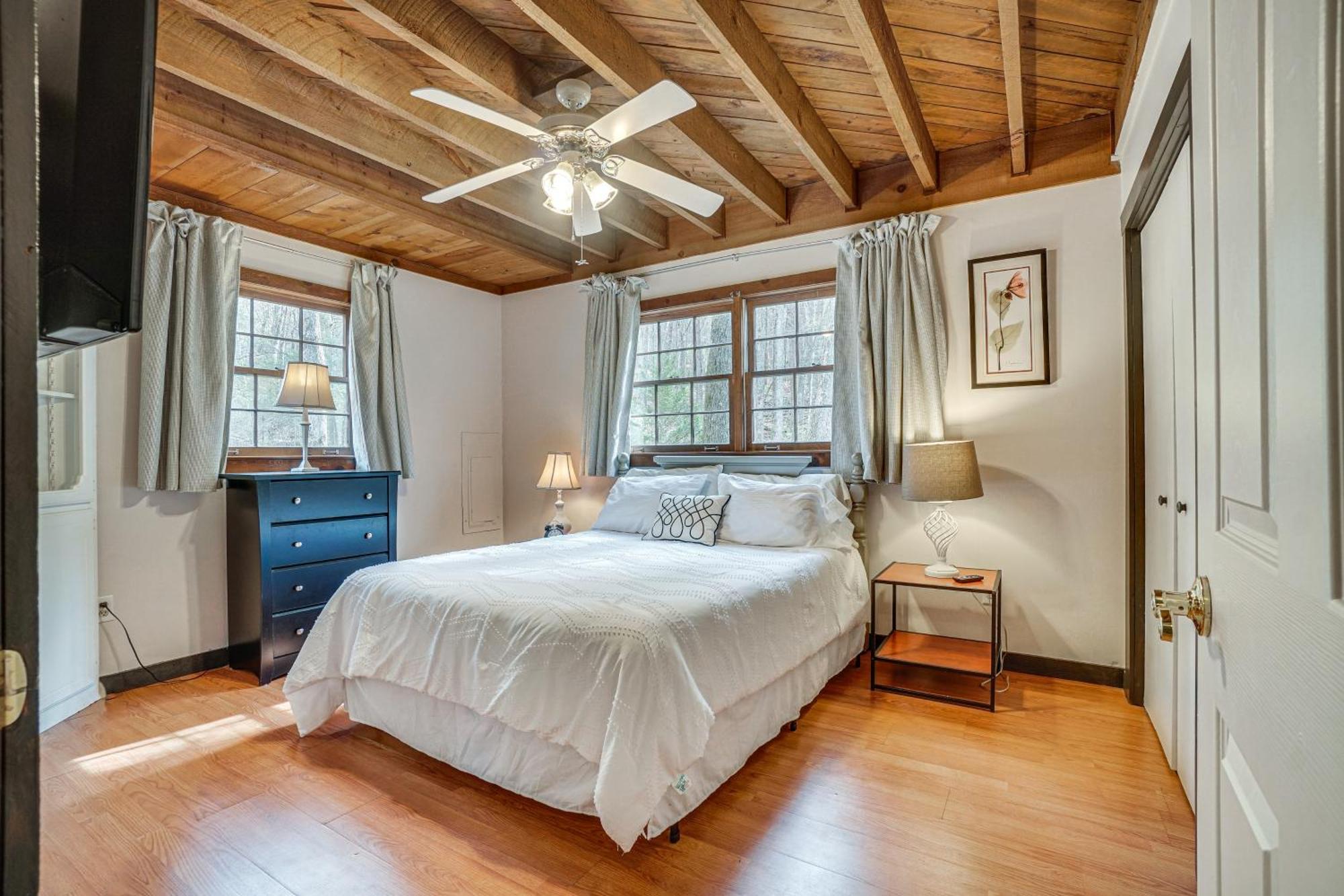 Charming Cabin With Fire Pit And Decks About 7 Mi To Helen Sautee Nacoochee Bagian luar foto