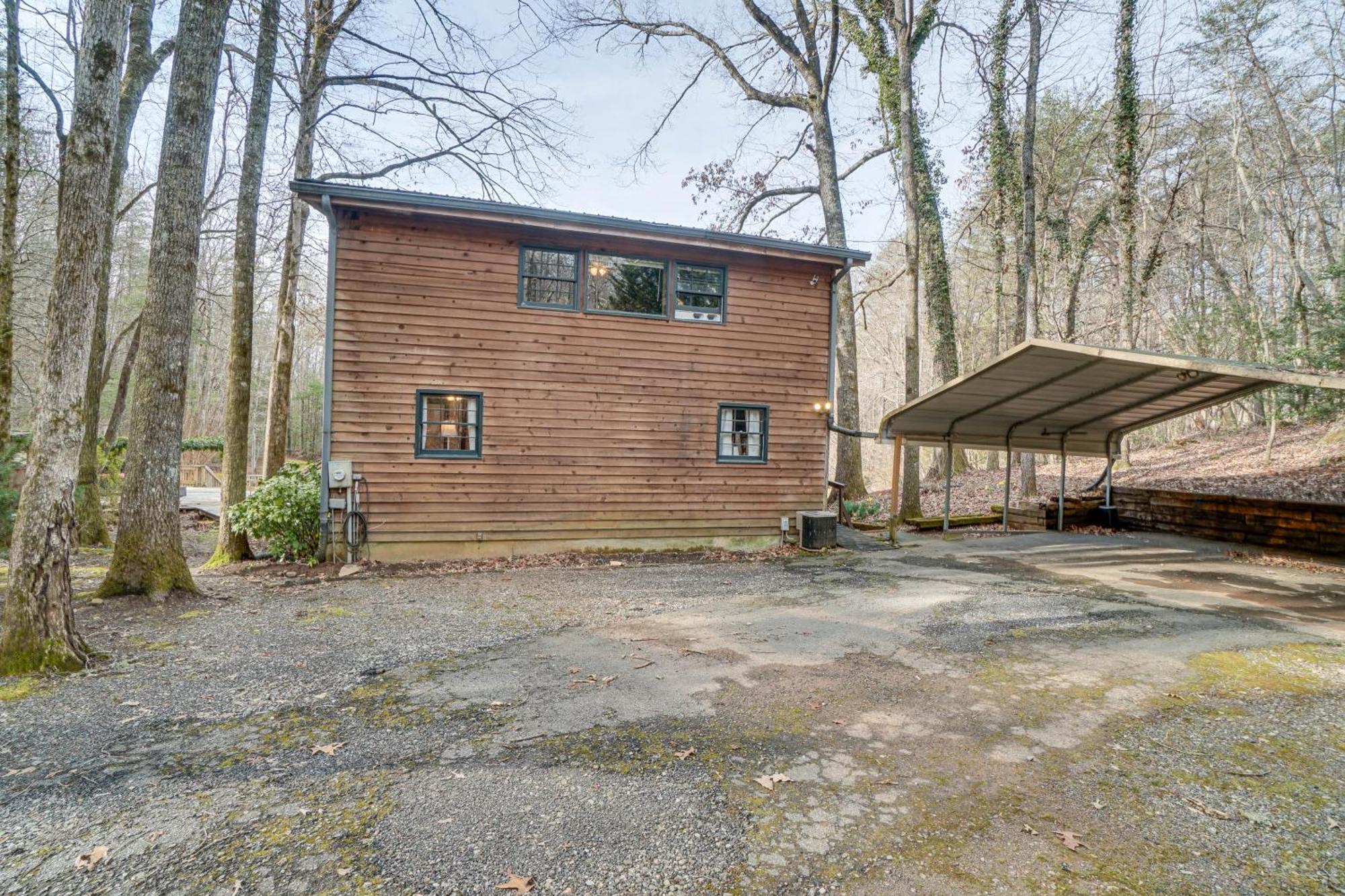 Charming Cabin With Fire Pit And Decks About 7 Mi To Helen Sautee Nacoochee Bagian luar foto