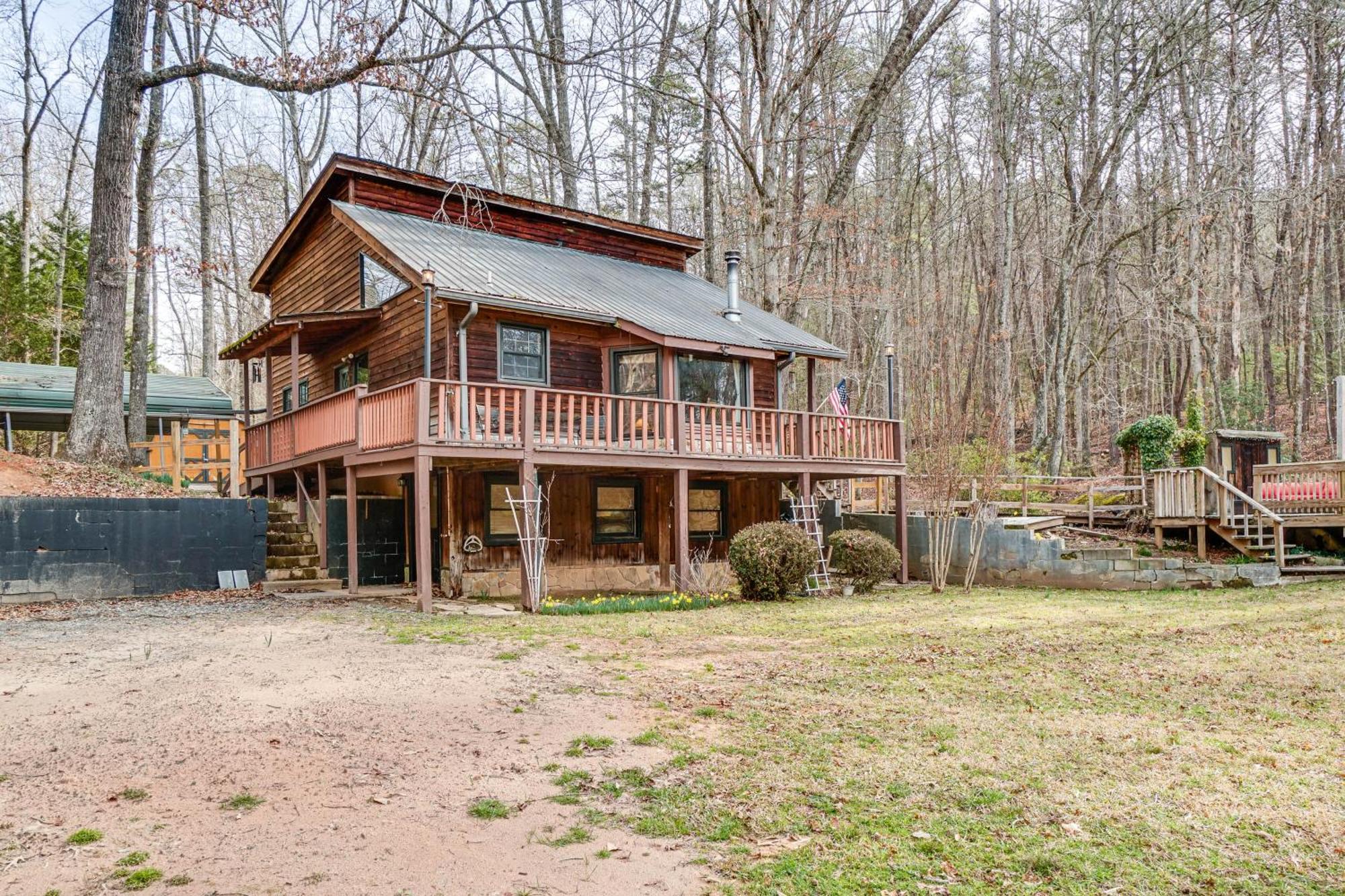 Charming Cabin With Fire Pit And Decks About 7 Mi To Helen Sautee Nacoochee Bagian luar foto
